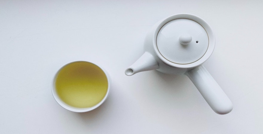 ホスピタリティの極意:ビジネスシーンでの飲み物提供術