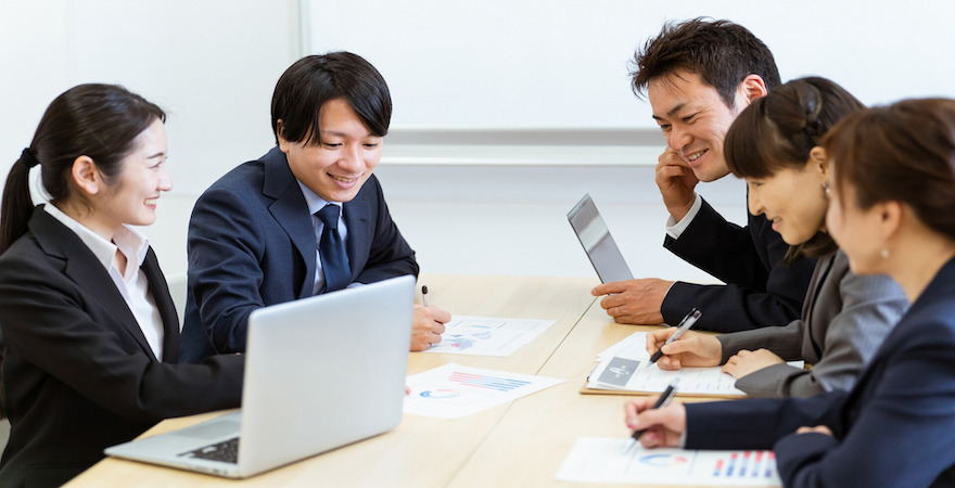 職場でのコミュニケーション:敬語の誤用がもたらすリスクと解決策