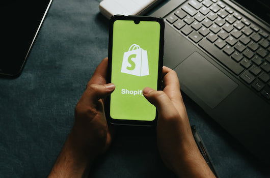 Shopifyとは?